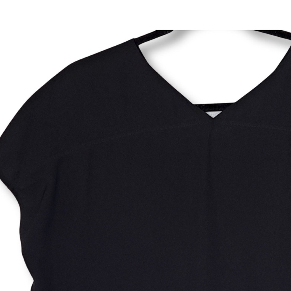 Uniqlo Blouse Top Womens XS Black V Neck Cap Sleeve Hi Low Hem Minimalist Basic - Picture 6 of 12